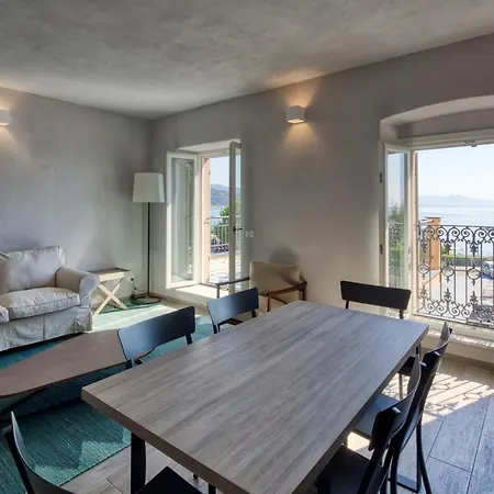 Via Di Francia Apartmanhotel 4*