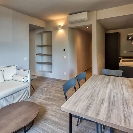 Via Di Francia Apartmanhotel
