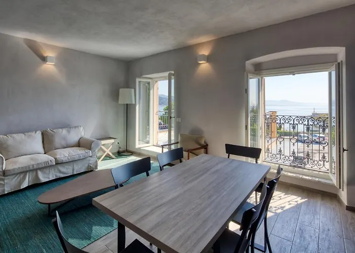 Via Di Francia 公寓式酒店 4*